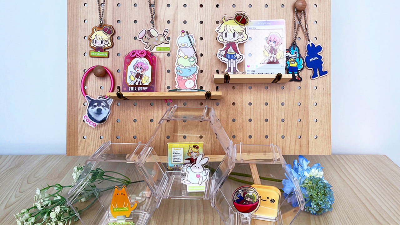 アクリルスタンドのおすすめ飾り方5選！　おしゃれなディスプレイ方法や飾る時の注意点を紹介